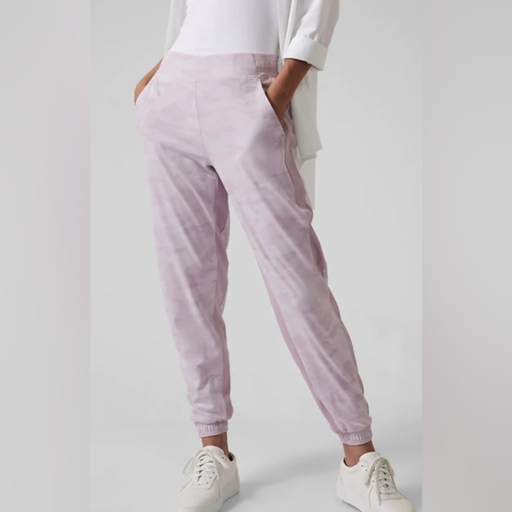 Athleta Brooklyn Lined Camo Joggers in Lux Shasta Purple